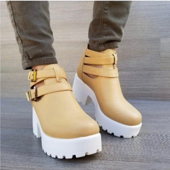 Chunky Platform Cut out Ankle Boot NWT - Picture 4 of 10